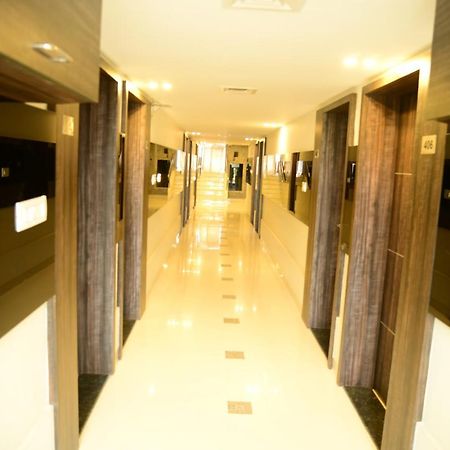 Miles Inn Hotel Хассан Экстерьер фото